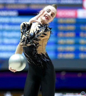 sr q karika polina ukr ph simone ferraro sfa07622 copia